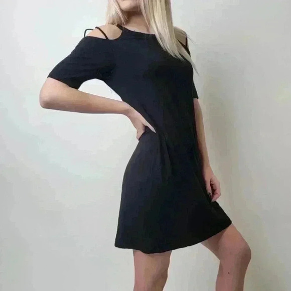 Fabletics Black Sunburst Cold Shoulder Mini Tee Shirt Dress - S - Picture 6 of 7